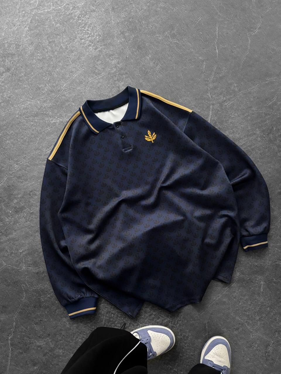 Palamut Nakışlı Yakalı Sweatshirt 2