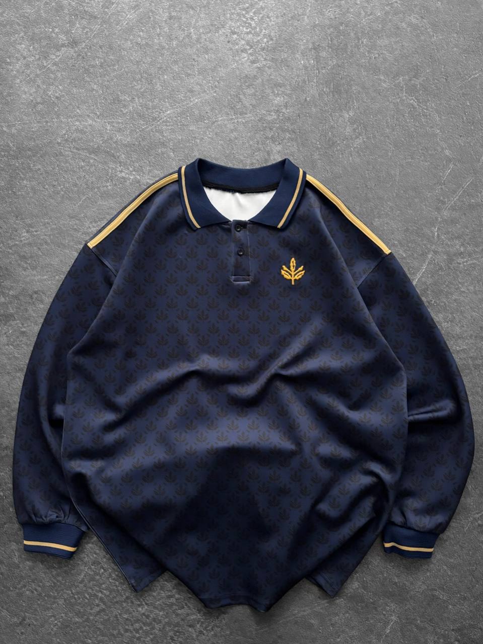 Palamut Nakışlı Yakalı Sweatshirt